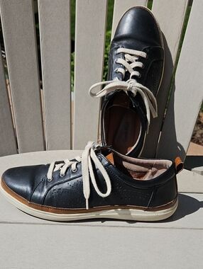Cobb Hill Black Leather Lace-Up Sneakers with Brown Accent SIZE 9.5